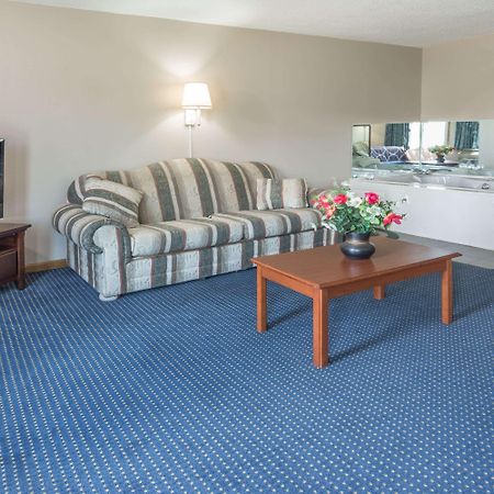 Super 8 By Wyndham O'Fallon Mo/St. Louis Area Luaran gambar